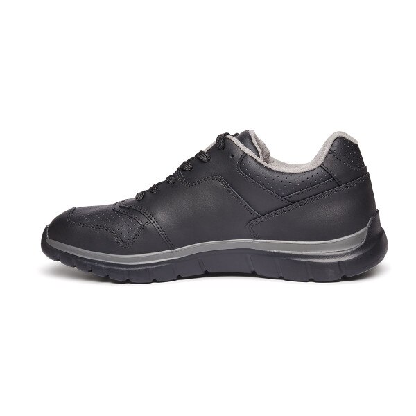 No. 50 Sport Trainer in Black